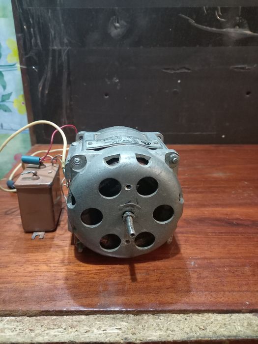 Продам электро двигатель