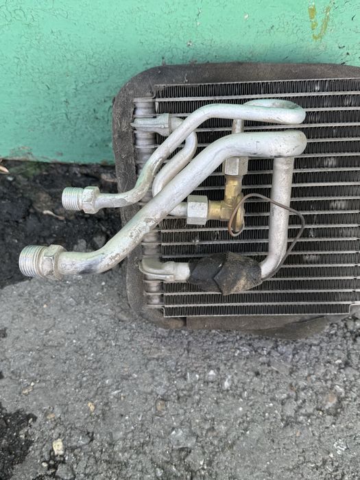 Продам компрессор и радиатор кондиционера Cummins