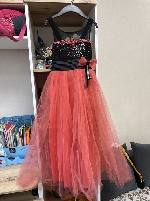 Платья нарядные для девочки