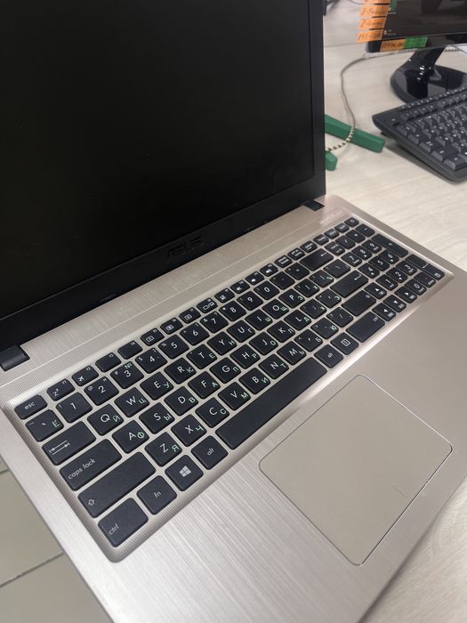 Ноутбук Сатылады на запчасть