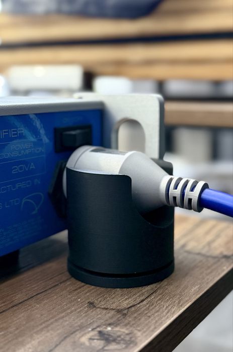 Suporti cabluri boxe, alimentare hi-fi / high end audio