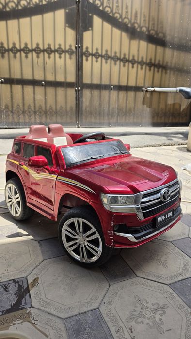 Детский электромобиль Land Cruiser 200