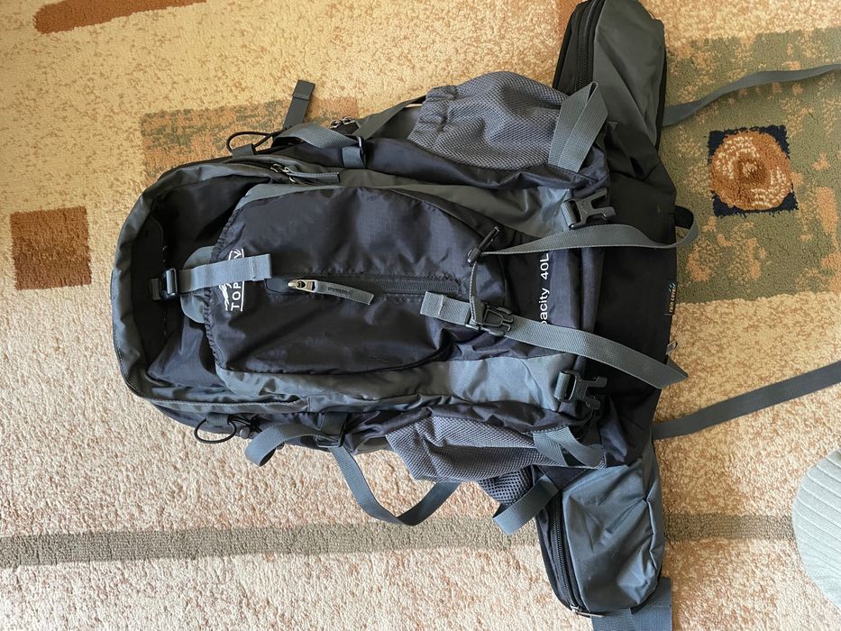 Туристическа раница 40L литра водоустойчива ергономична много джобове