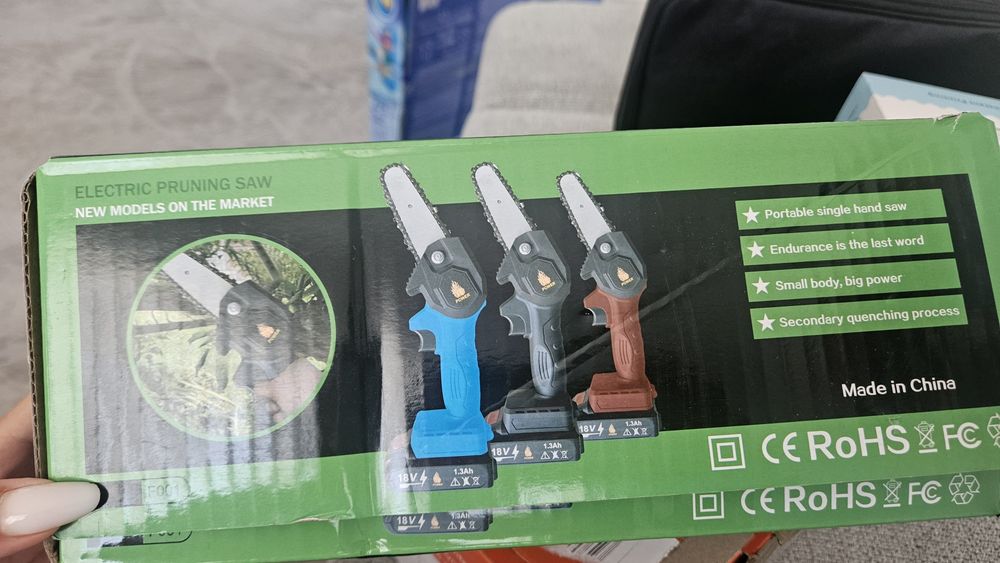 Fierăstrău electric de mana