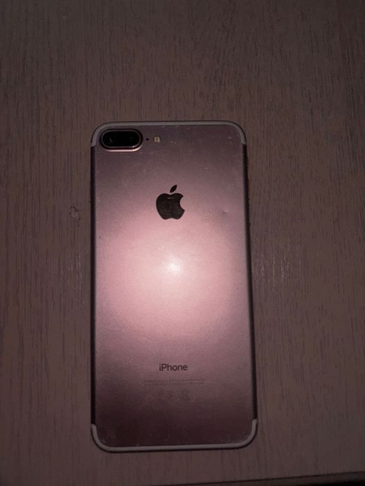 Обменяю Айфон 7+