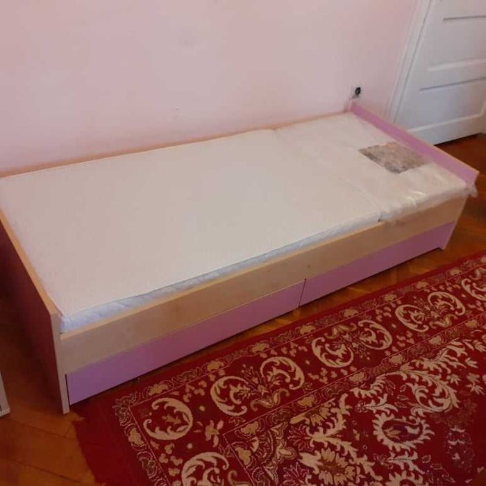 Patut , stare excelenta, saltele noi, masa infasat, dulaior