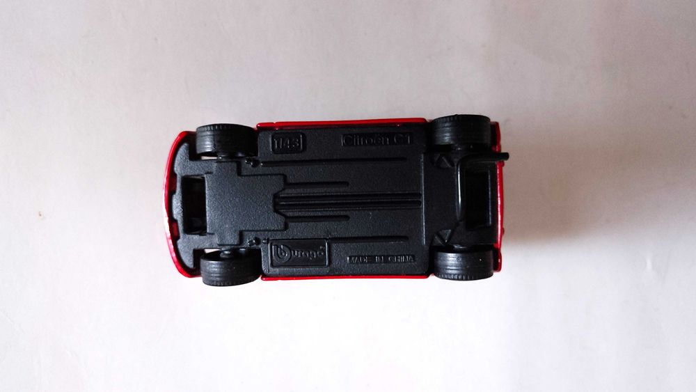 Метални колички Bburago в Мащаб 1:43