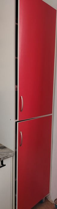 Продам шкаф. Цвет красно белый