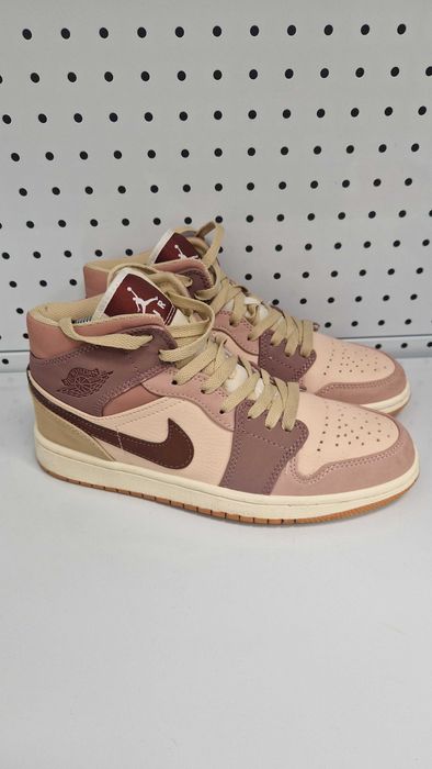 Оригинални дамски маратонки- AIR Jordan 1 Mid