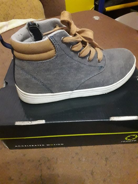 Срочно продам детскую обувь