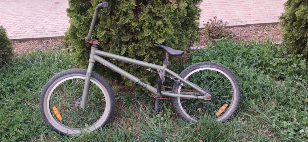 Велосипед BMX зелёный