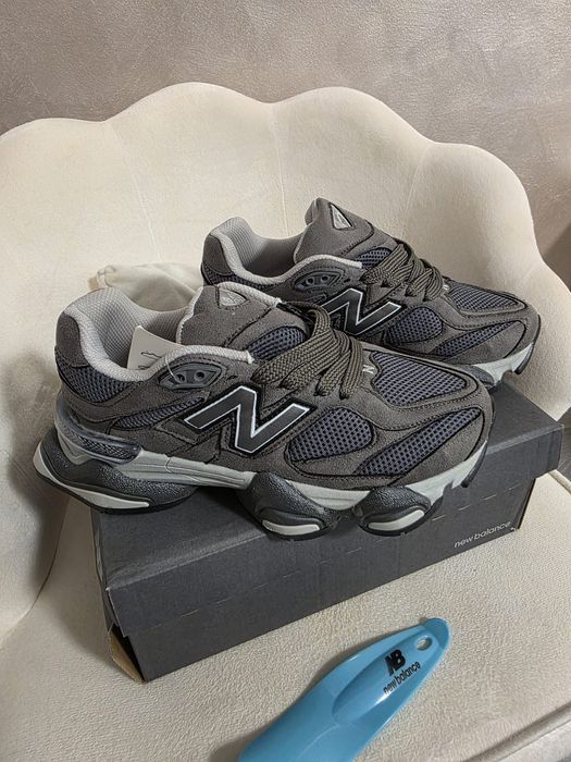 Adidași New Balance 9060