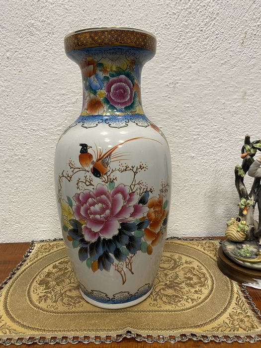 Китайска ваза от порцела с маркировка