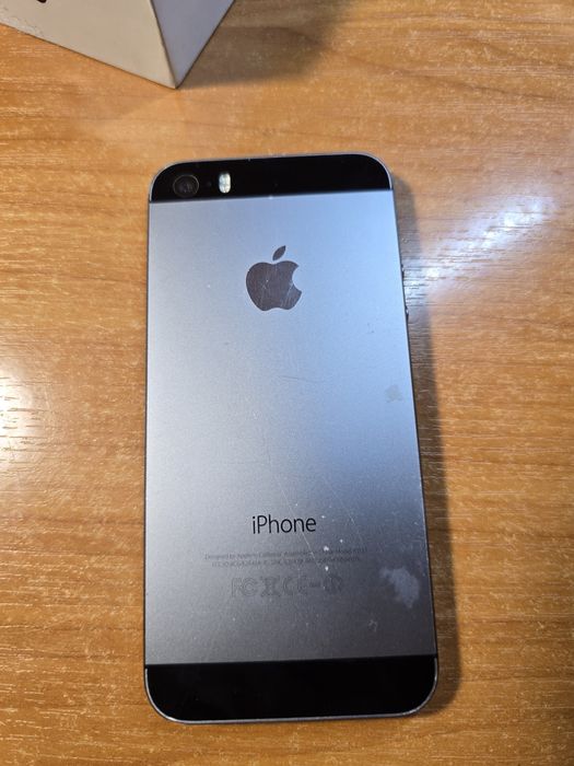 Продам два телефон айфон 5s. И LG