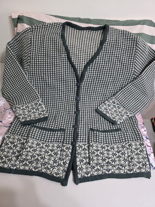 Pulover nou marimea  XL