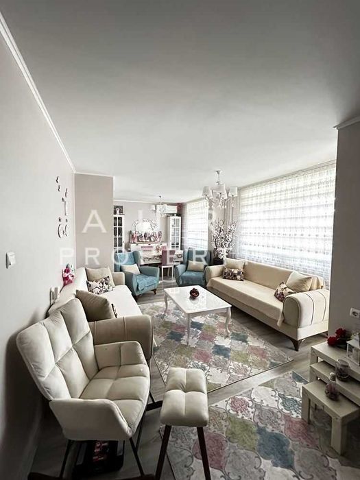 Продава се Четиристаен апартамент в Разград, Освобождение - 125 кв.м за 1020 €/кв.м - Снимка #2