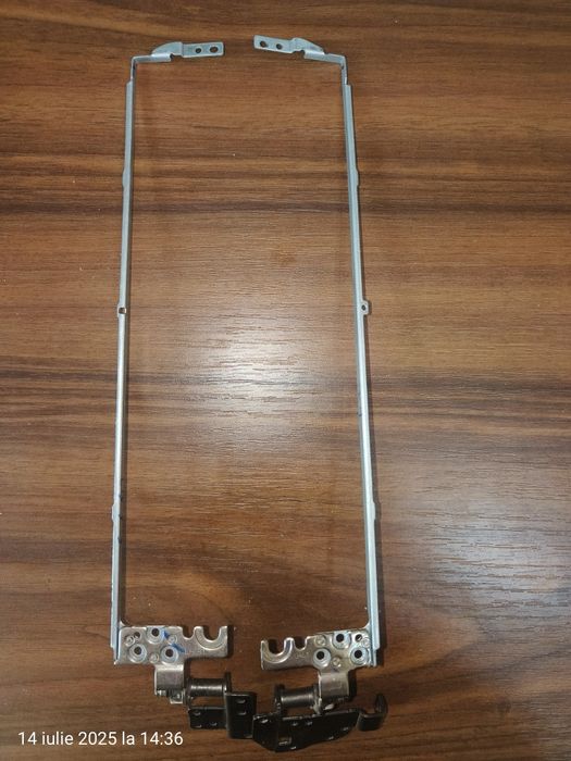 Vând balamale laptop Acer Aspire