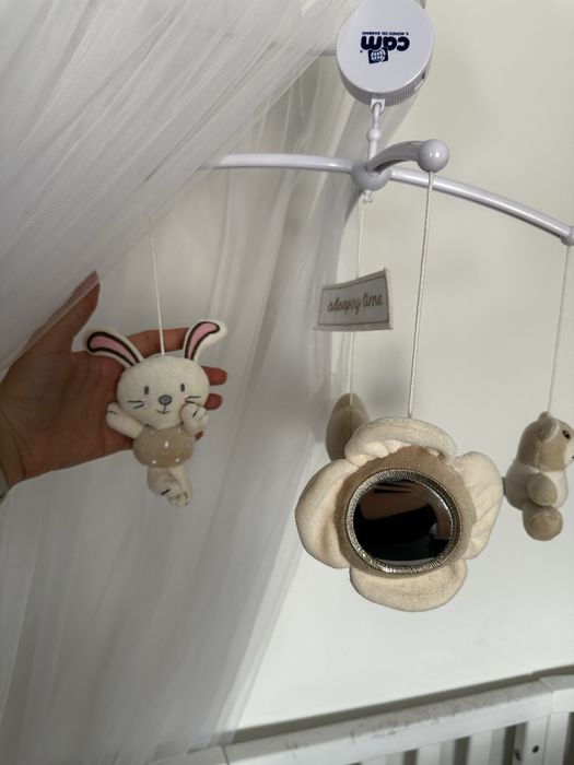 Vand baldachin cu suport si  jucarie muzicala