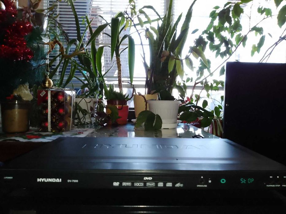 DVD player Hyundai в отлично състояние