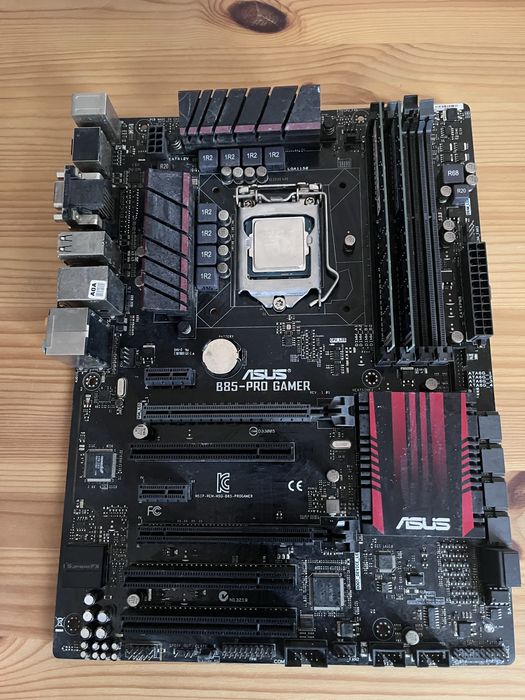 Kit placa baza + procesor:  i7-4790 + ASUS B85-PRO GAMER + 8GB DDR3