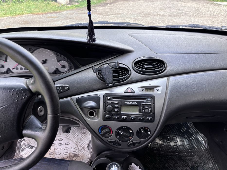 FORD Focus 0 — imagine 4