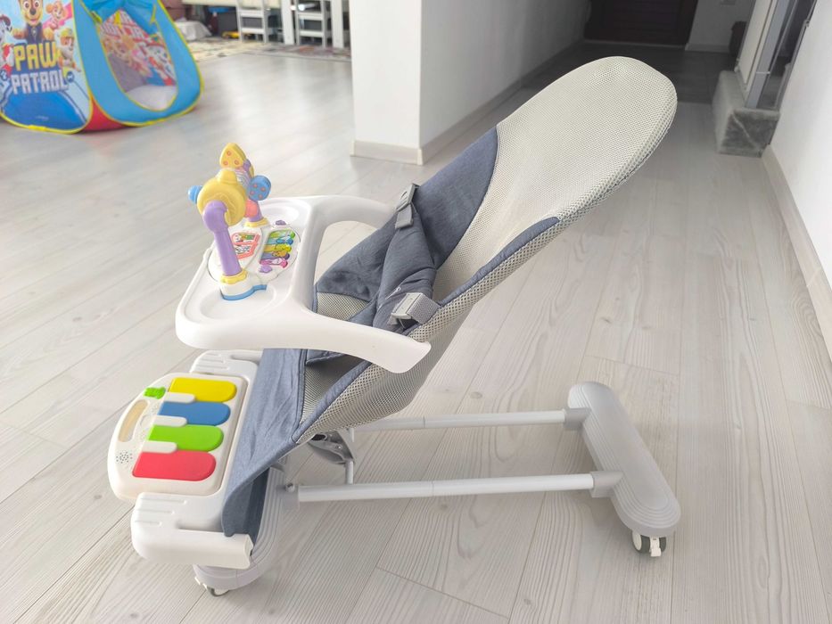 Balansoar pe roti pentru bebeluși