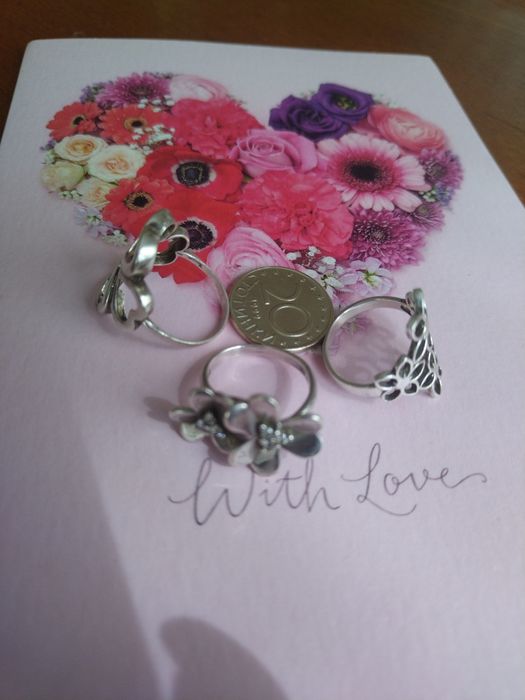 Сребърни обеци, пръстени и колие