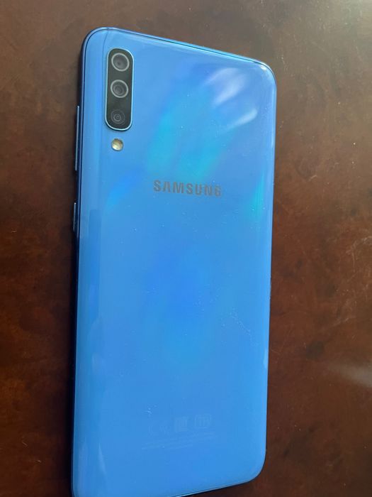 Продам Samsung Galaxy A70, 6/128 ГБ.