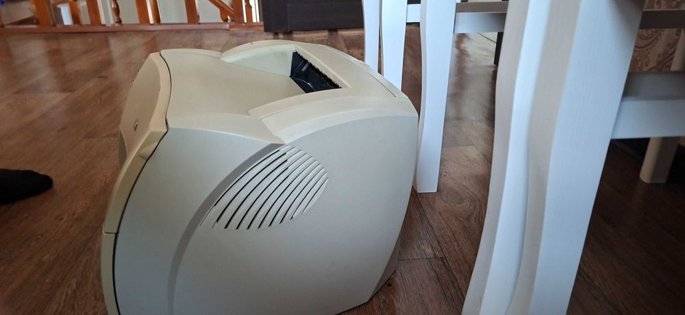 Продаю СЛОМАННЫЙ принтер