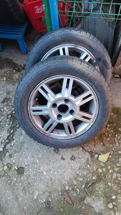 Roți Ford cu anvelope bune de iarnă