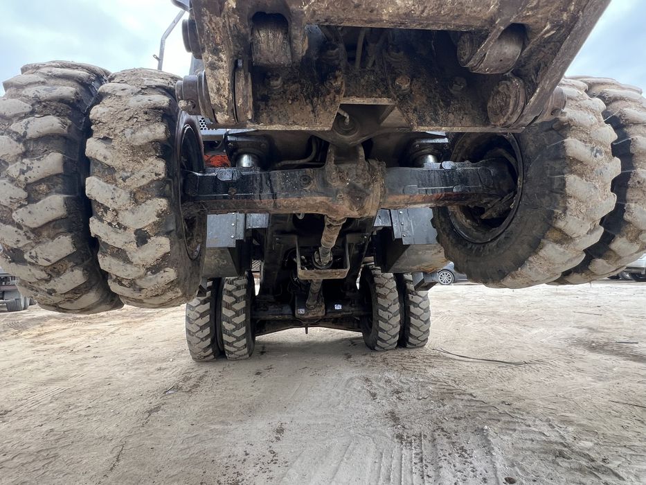 Продам колесный экскаватор Hitachi