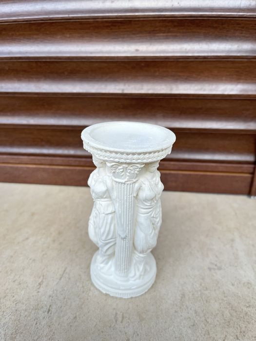 Поставка за свещ