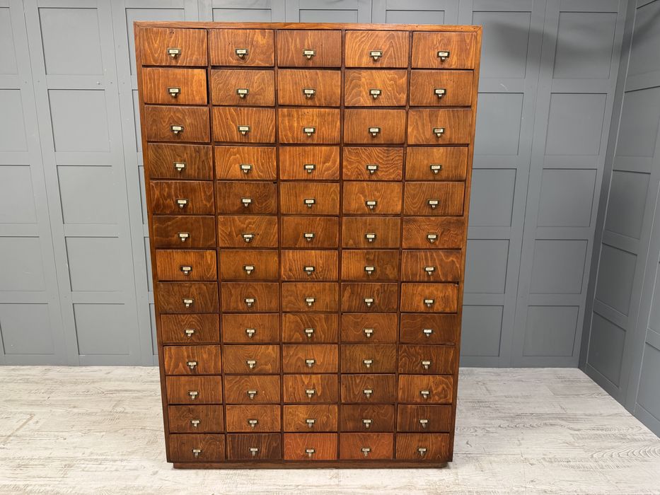 Български аптекарски шкаф от 60-те Т041