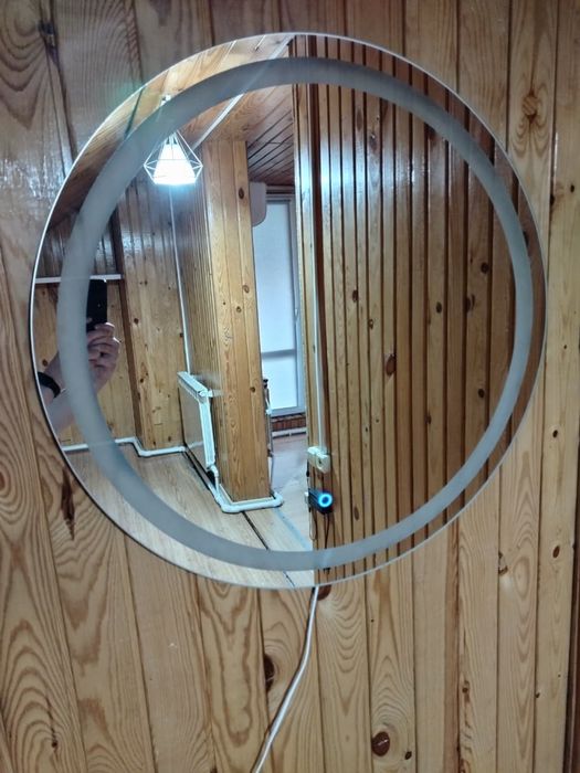 Продам зеркало с подсветкой