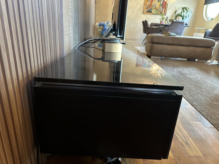 TV шкаф за хол..