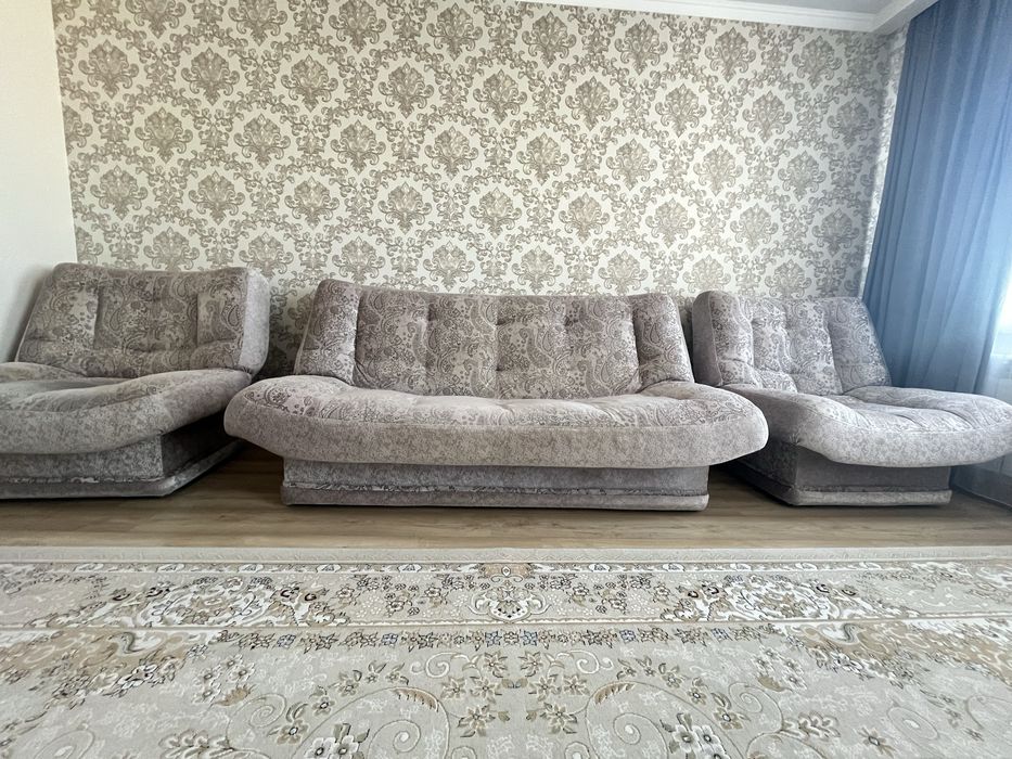 Продам диван и два кресла , б/у