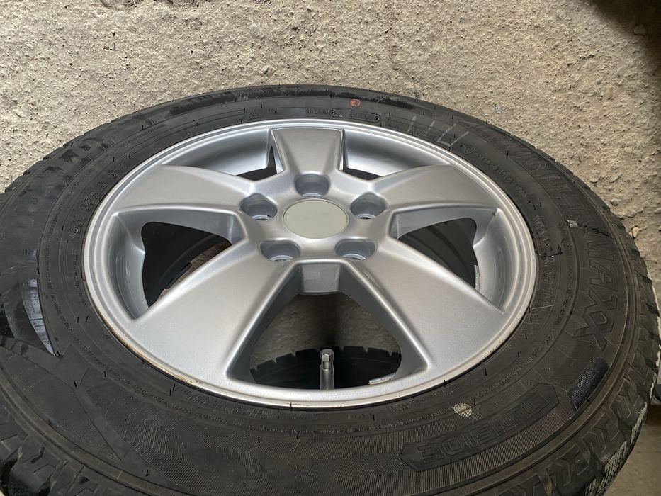 Резина в комплекте с новыми дисками