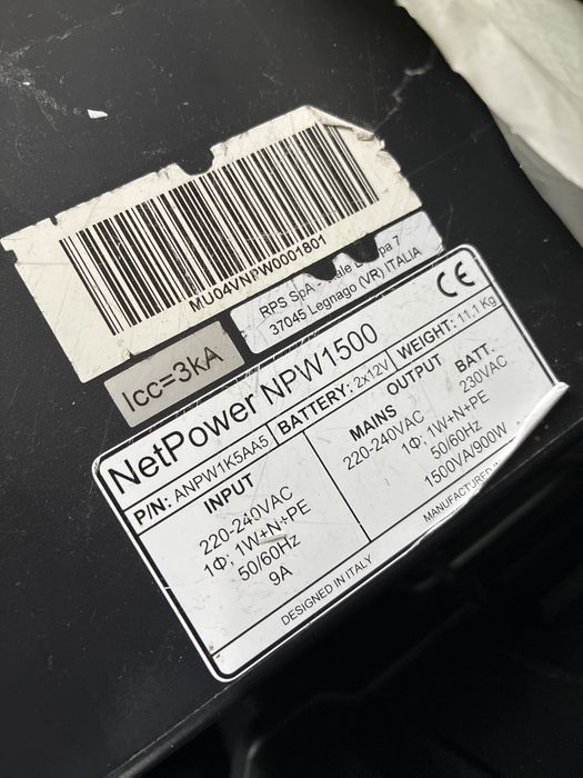 UPS  APC  24 v 900 w