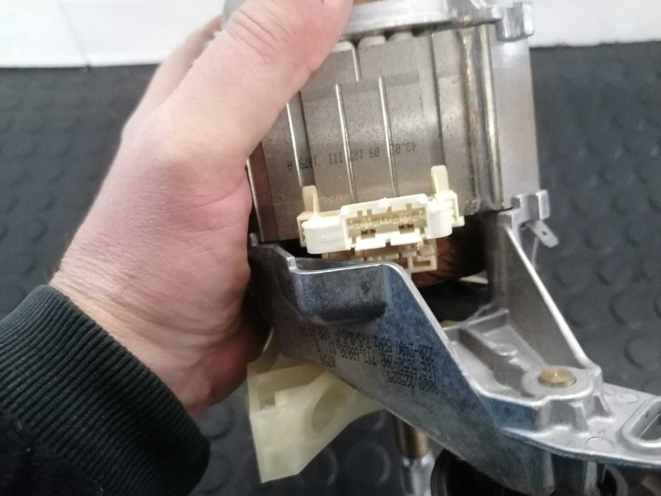 Motor uscator Bosch WTE84122BY/17 , cod piesa 00145467 / R20