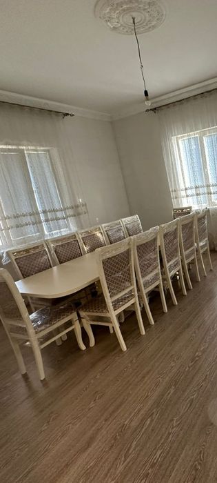 Продам стол и стулья