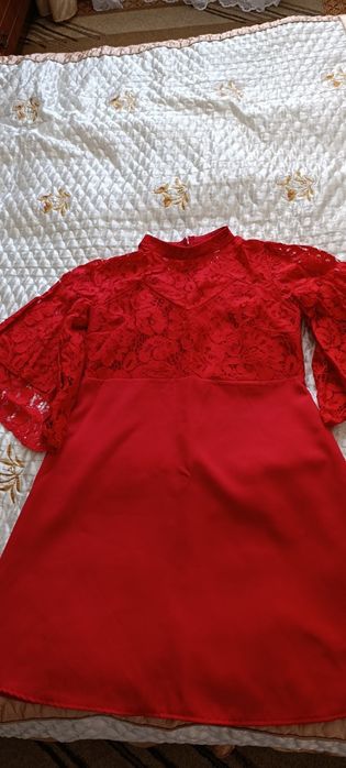 Отдам даром платья 44-46 размера