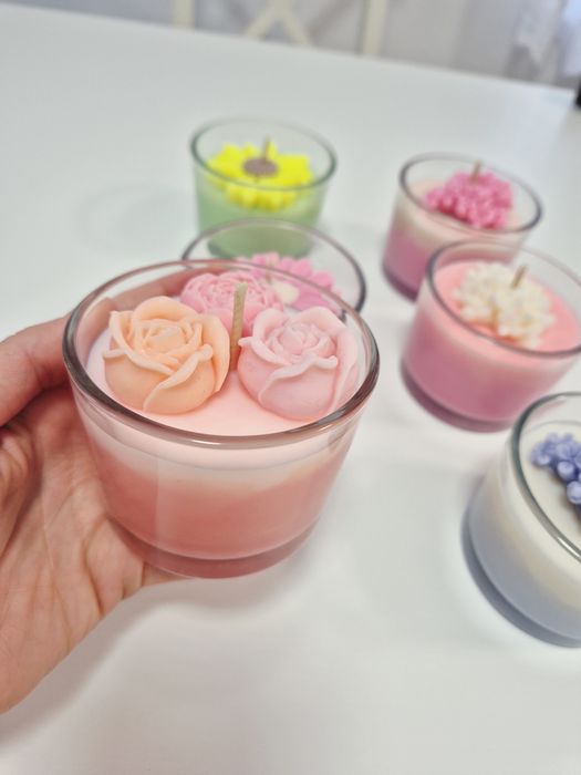 Confectionez lumânări parfumate handmade din ceară naturală de soia