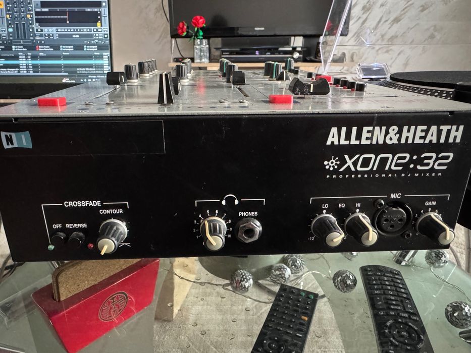 Allen & Heath XONE:32 / 3 канален dj mixer