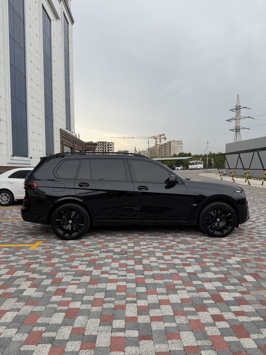 2020  BMW X7 M50i