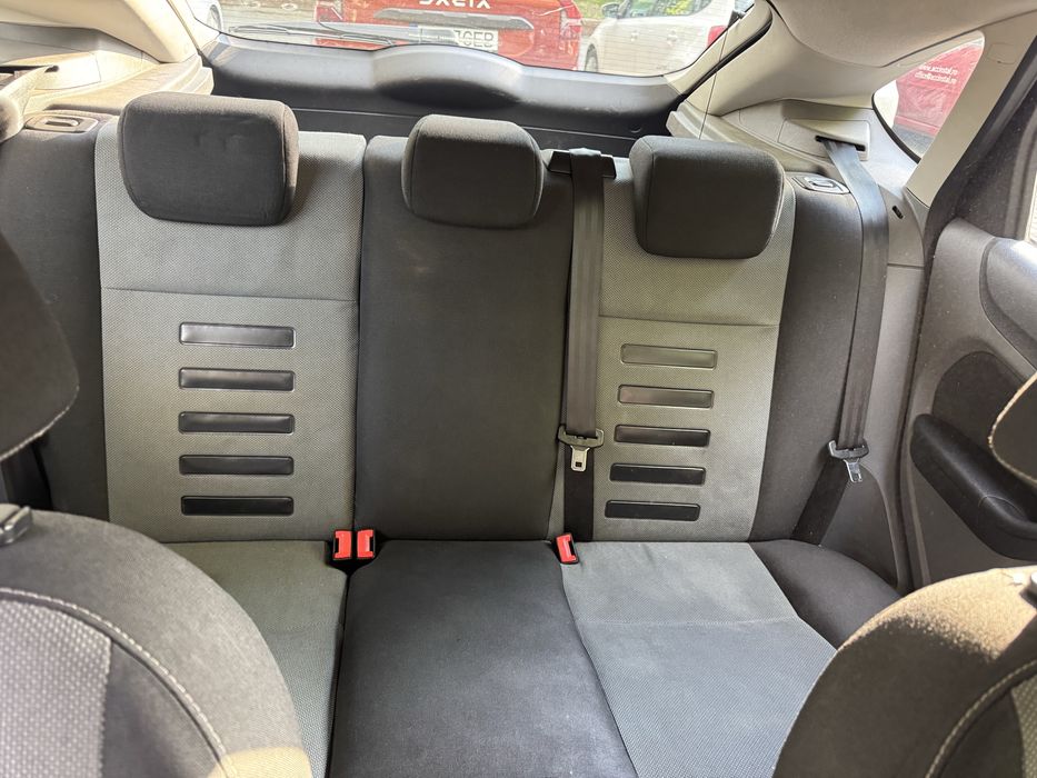Ford Focus 1.6 Benzină Anul 2010, Cutie Manuală