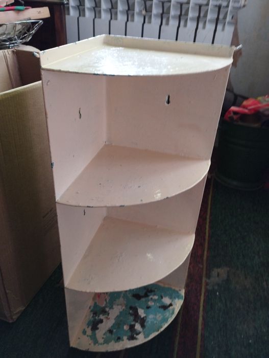 Полка угловая металлическая