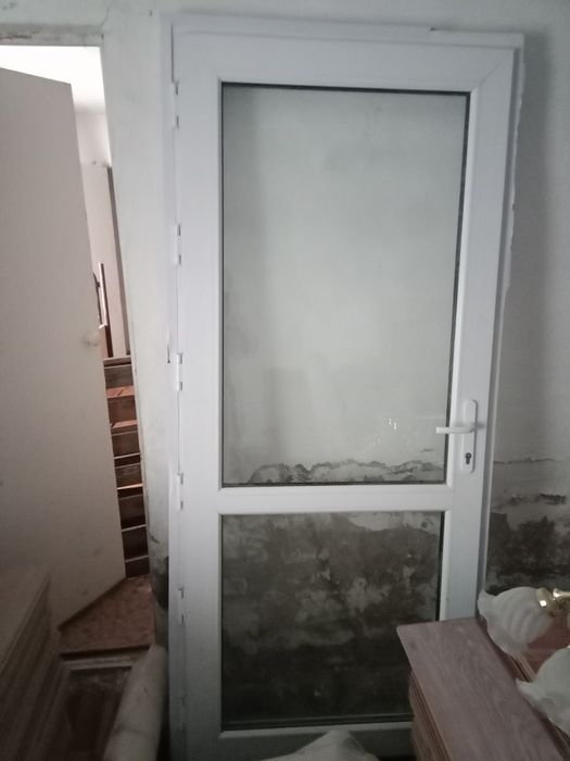 Дверь пластиковый