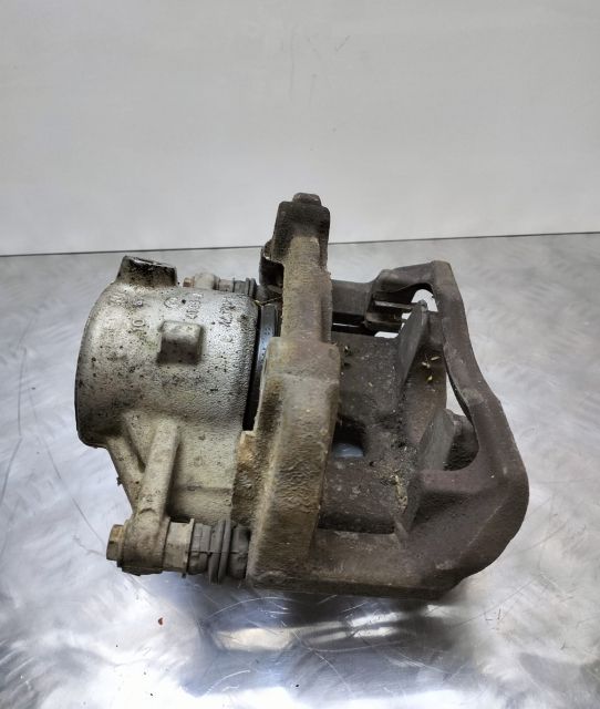 Etrier frana  stânga fata cu suport Mercedes-Benz E-Class W212/S212/