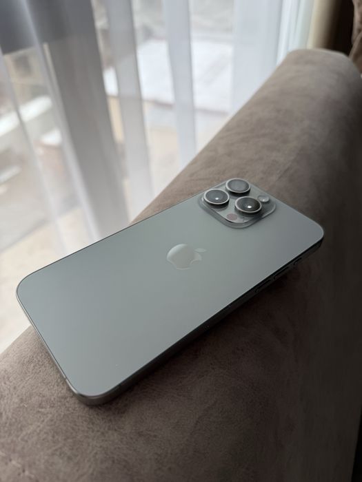 iPhone 15 Pro Max 512 GB — титан