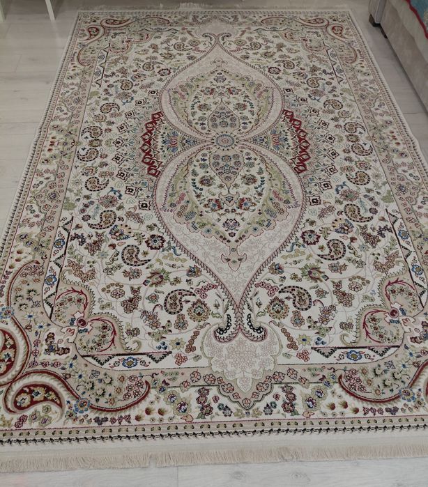 Продам ковер 2×3 в хорошем состоянии